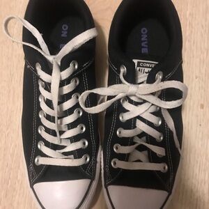 Converse Black and white